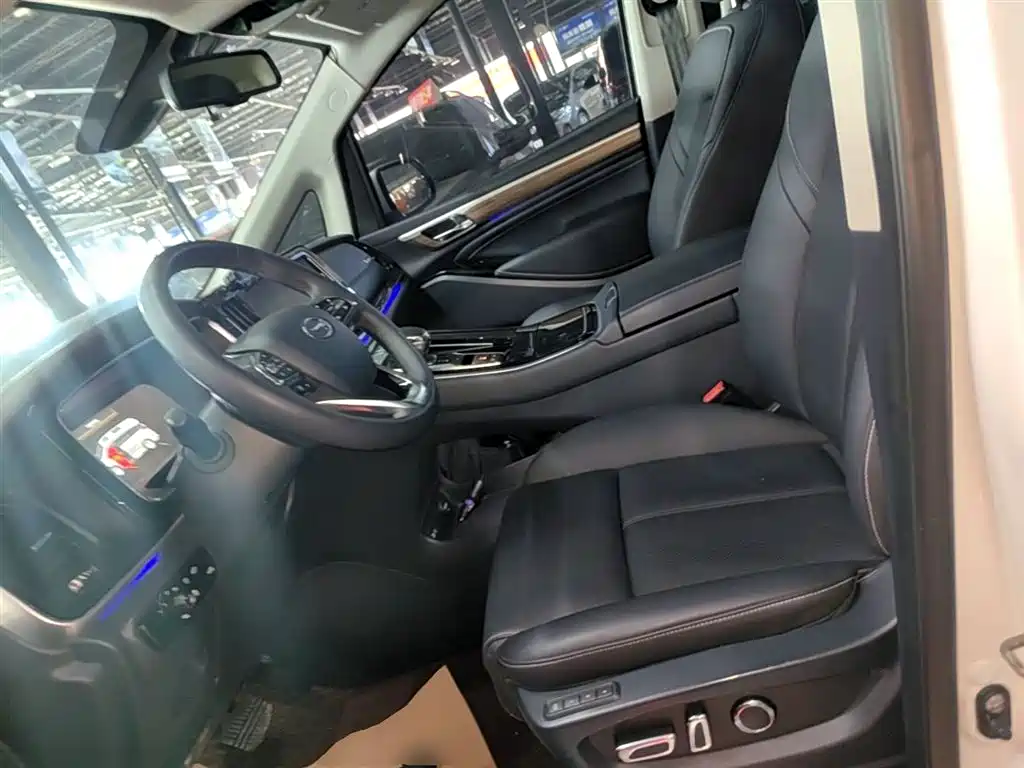GAC Motor Trumpchi M8 2022 — фото 15