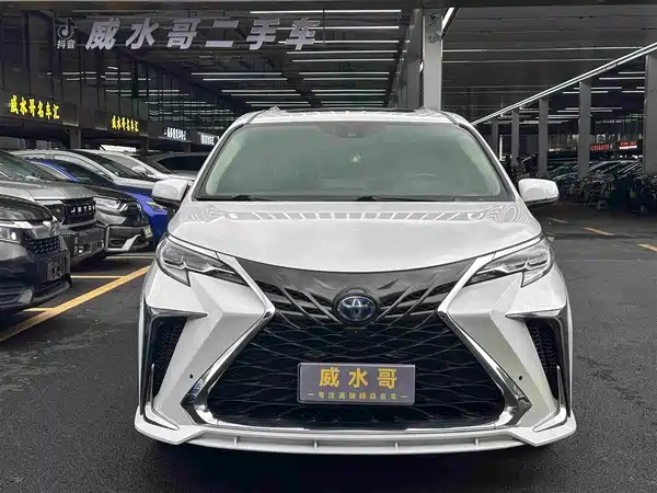 Toyota Sienna 2022