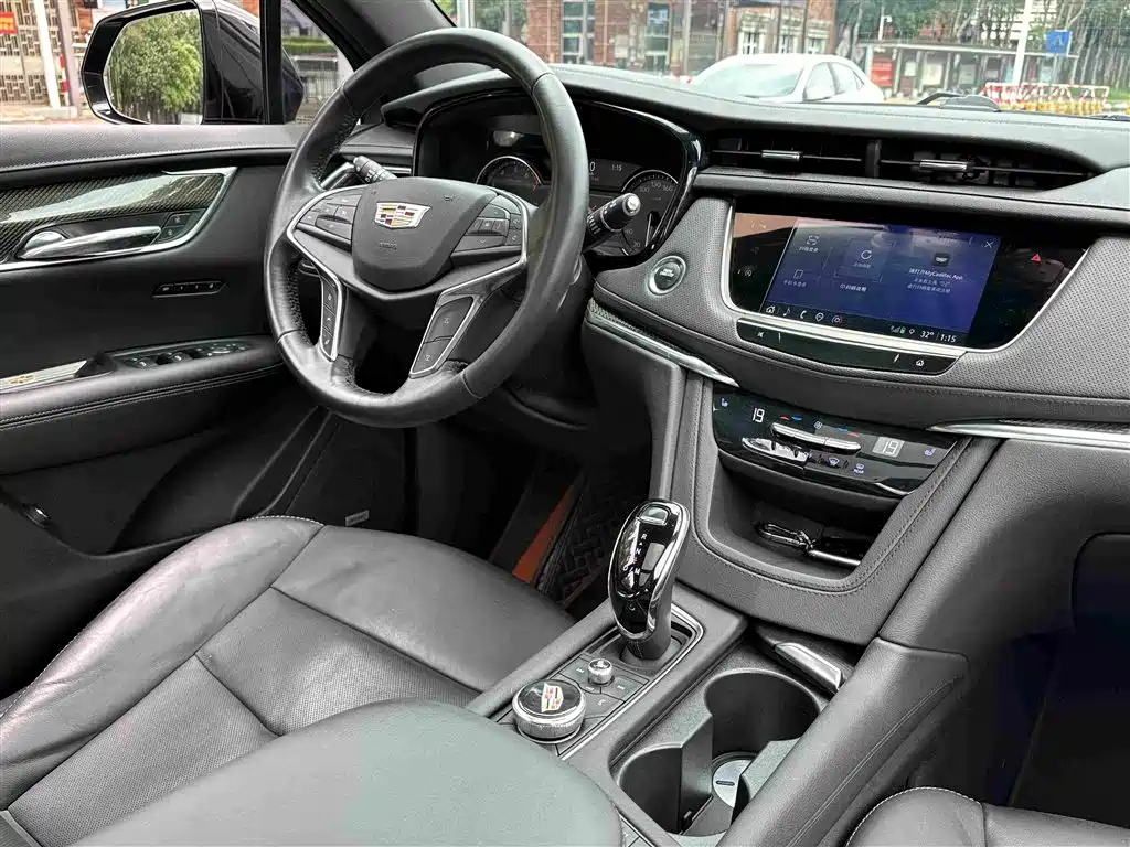 Cadillac XT5 2021 — фото 9