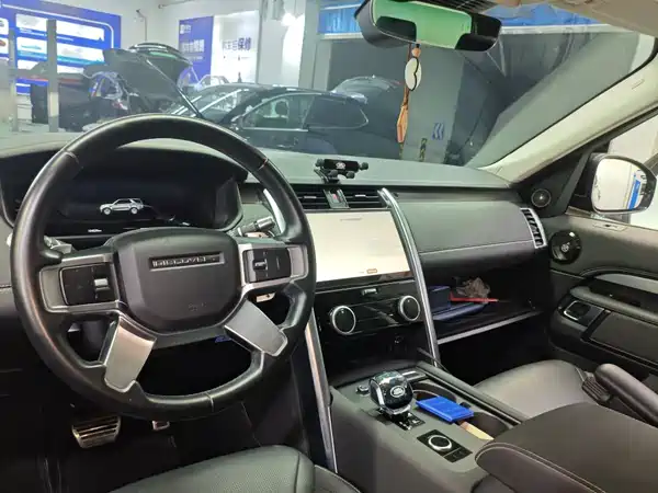 Land Rover Discovery 2022