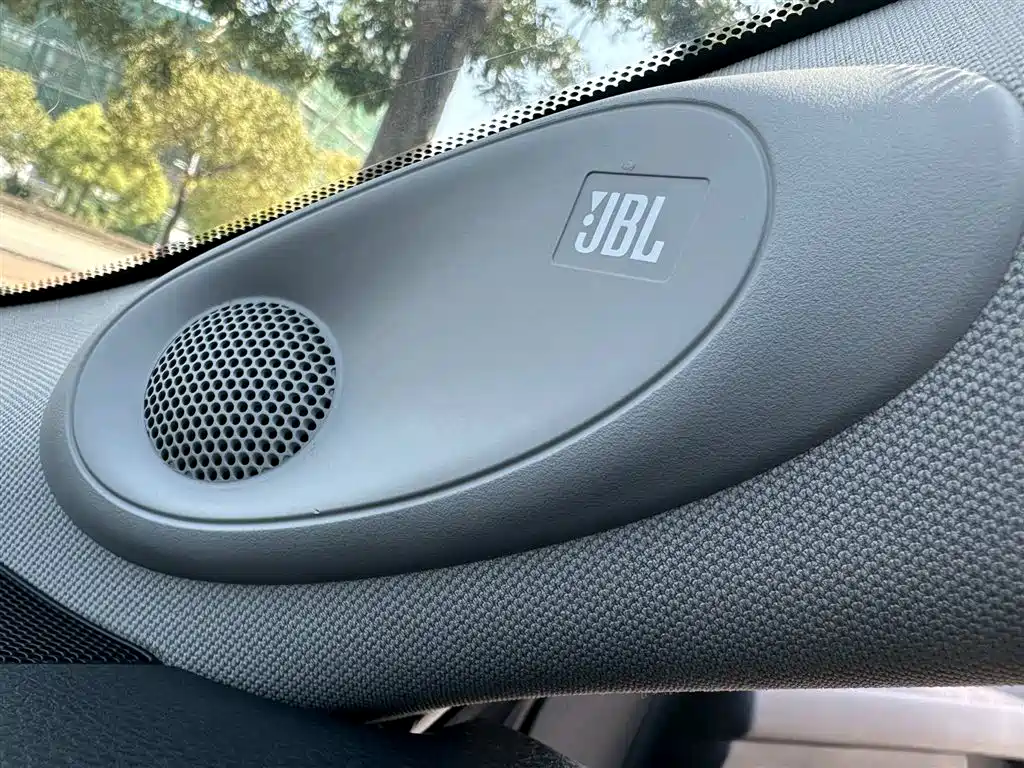 Toyota Camry 2019 — фото 14