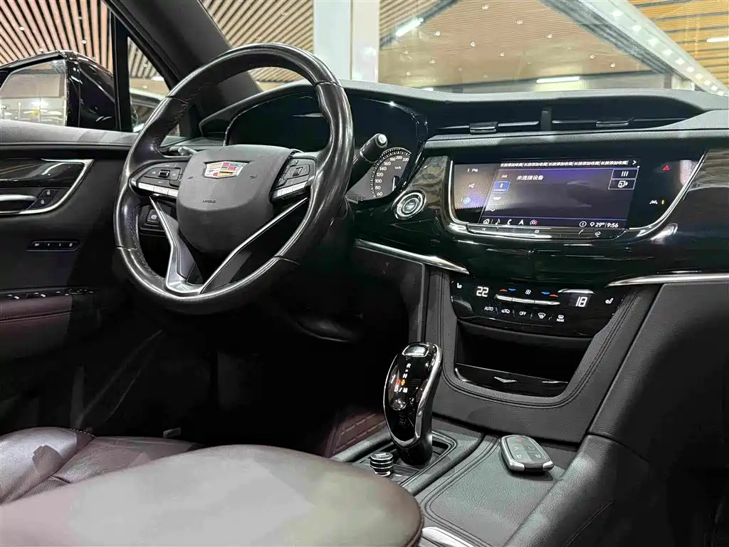 Cadillac XT6 2020 — фото 17