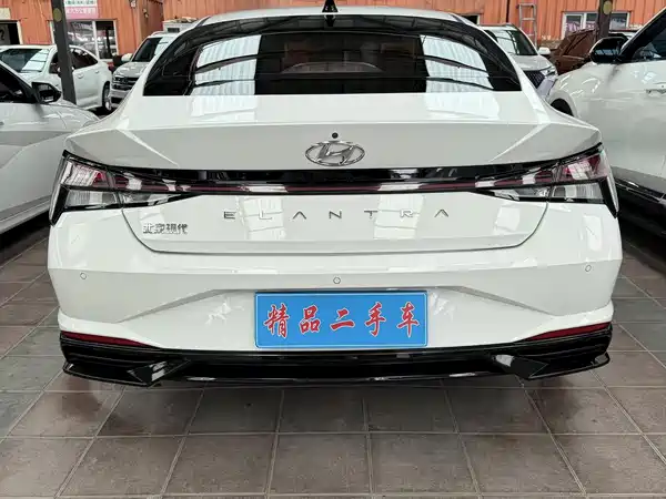 Hyundai Elantra 2023
