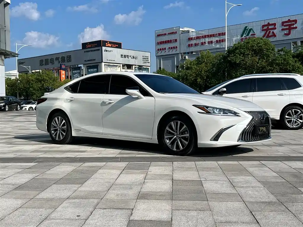 Lexus ES 2021 — фото 3