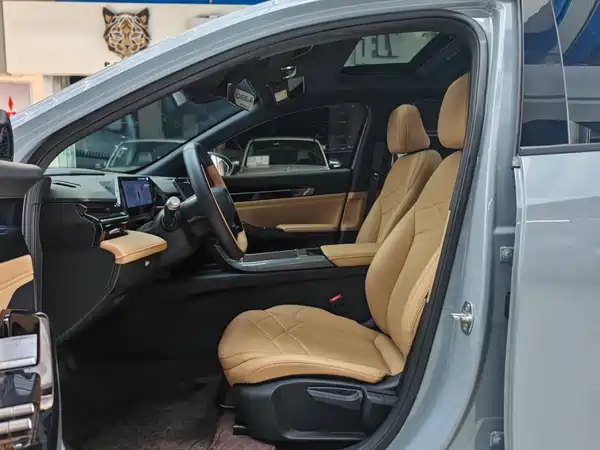 Geely Galaxy L6 2024