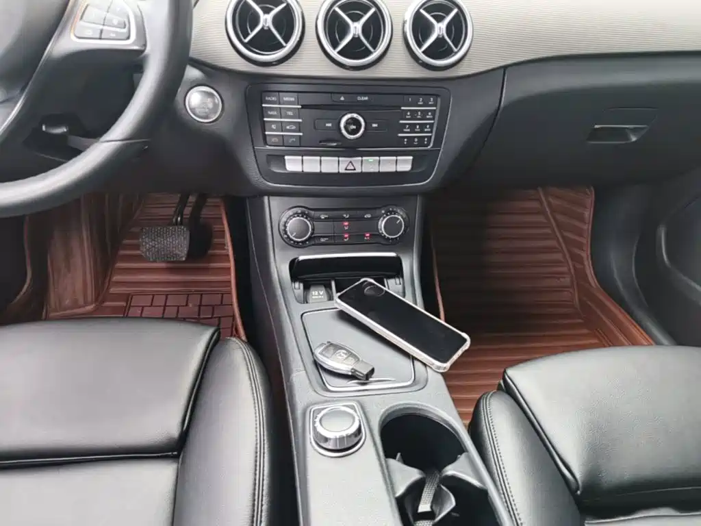 Mercedes-Benz B-Class 2016 — фото 14