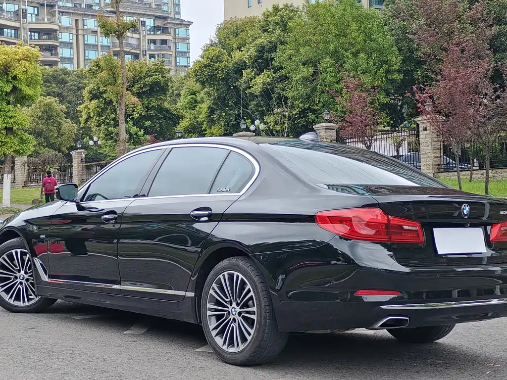 BMW 5 Series 2018 — фото 4