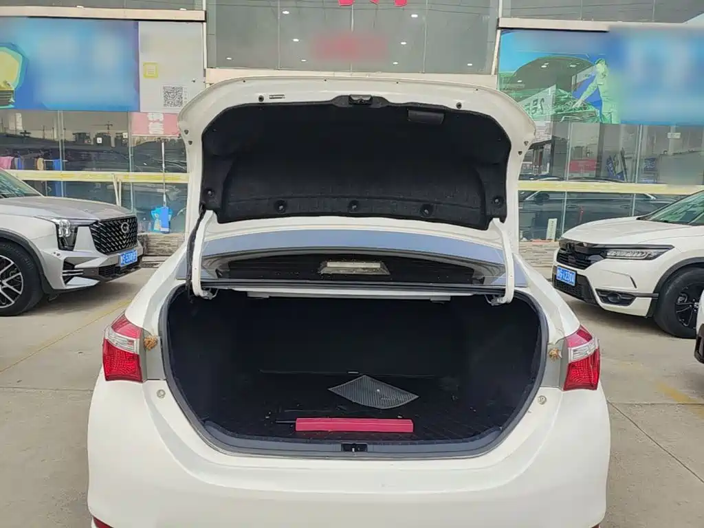 Toyota Corolla 2017 — фото 19