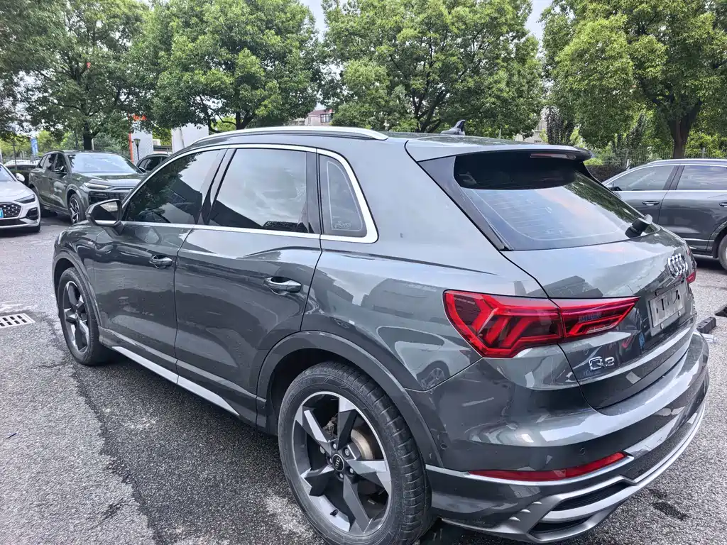 Audi Q3 2021 — фото 10
