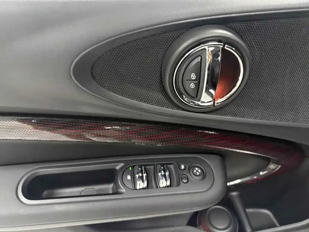 MINI Clubman 2017 — фото 9