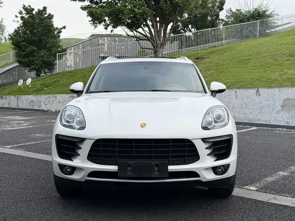 Porsche Macan 2016