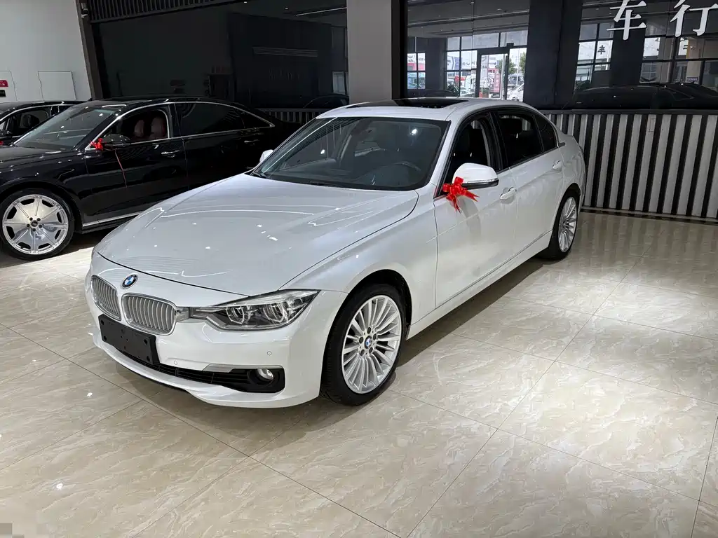 BMW 3 Series 2017 — фото 1