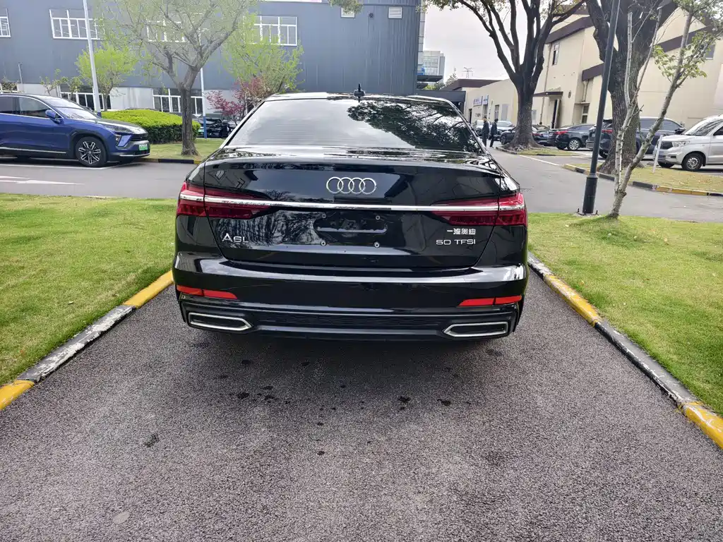 Audi A6L 2022