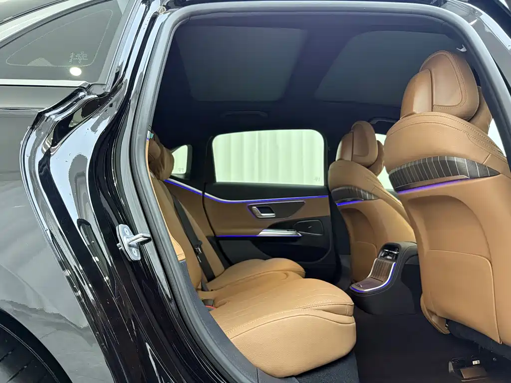 Mercedes-Benz E-Class 2025 — фото 10