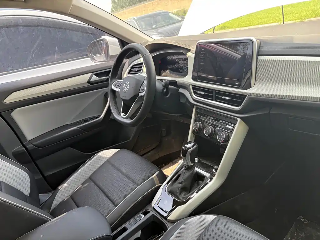 Volkswagen T-Roc 2023