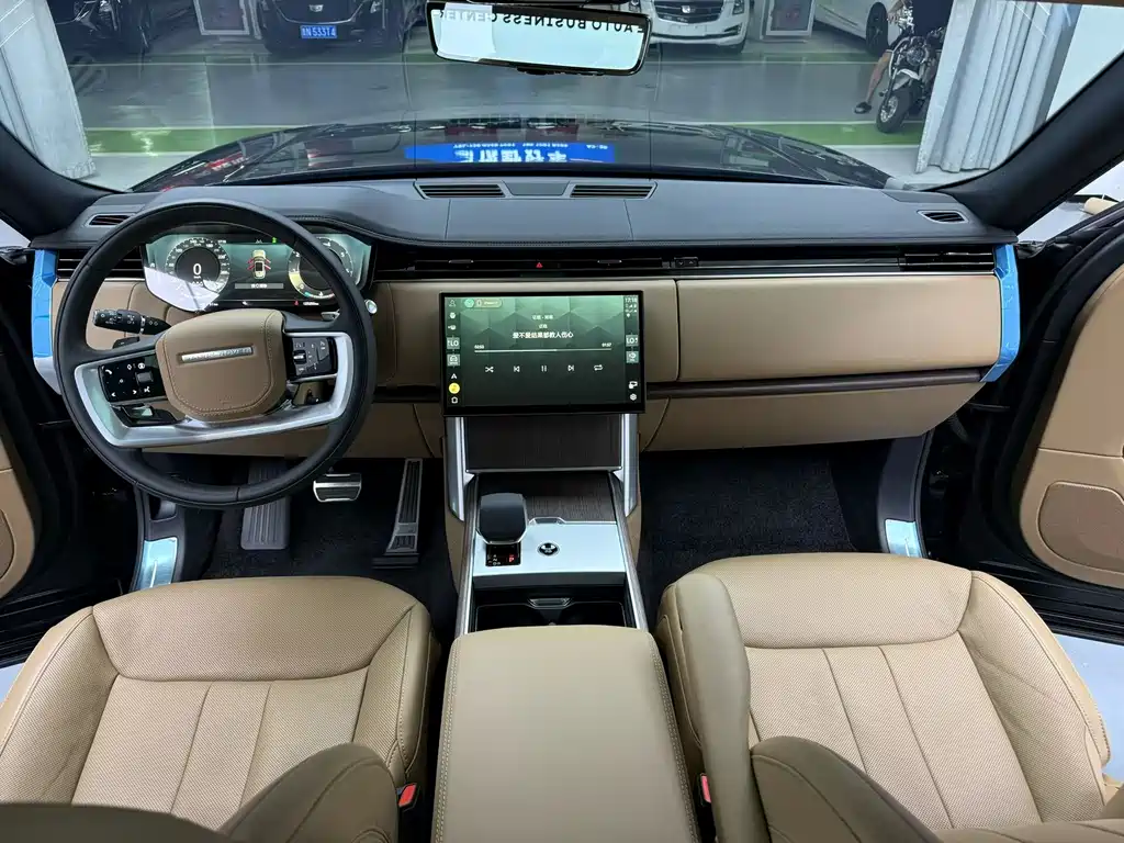 Land Rover Range Rover 2025 — фото 2