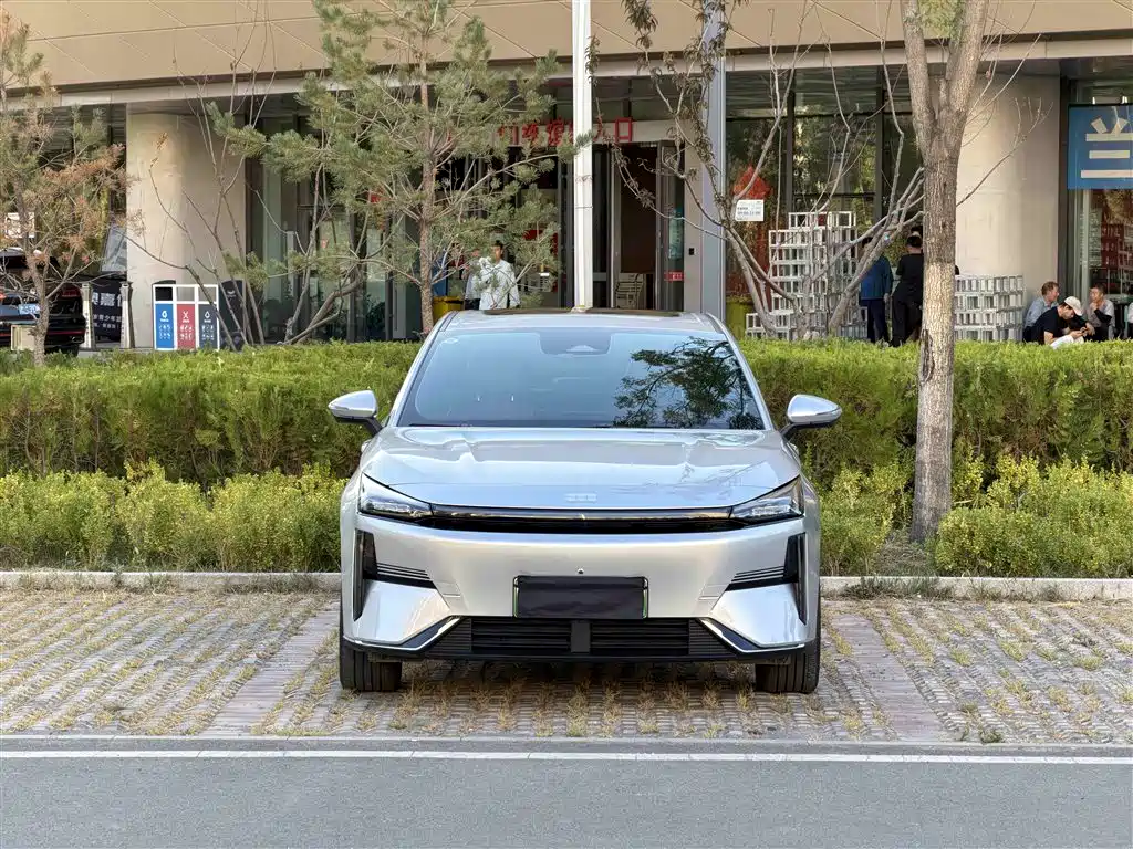 Geely Galaxy L6 2025 — фото 2