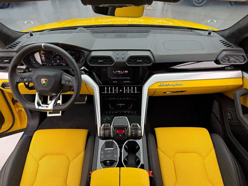 Lamborghini Urus 2023 — фото 13