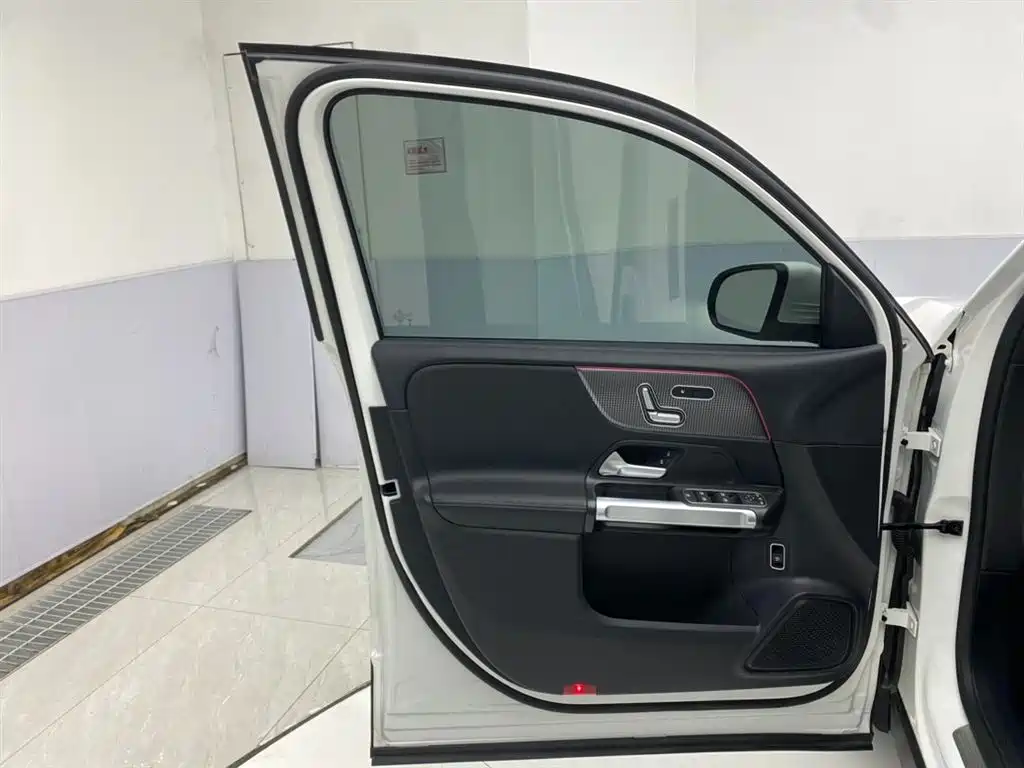 Mercedes-Benz GLB 2023 — фото 16