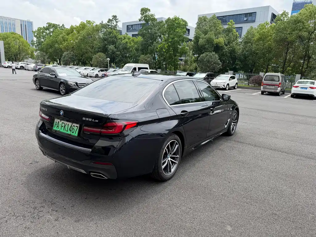 BMW 5 Series New Energy 2022 — фото 11