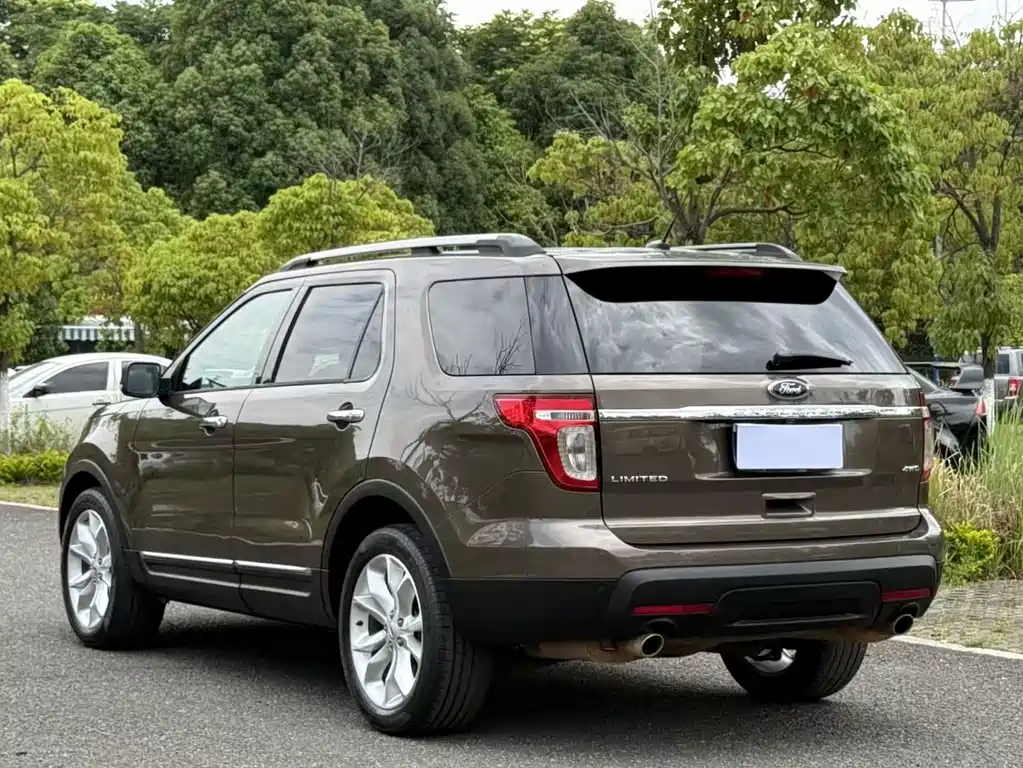Ford Explorer 2015 — фото 7