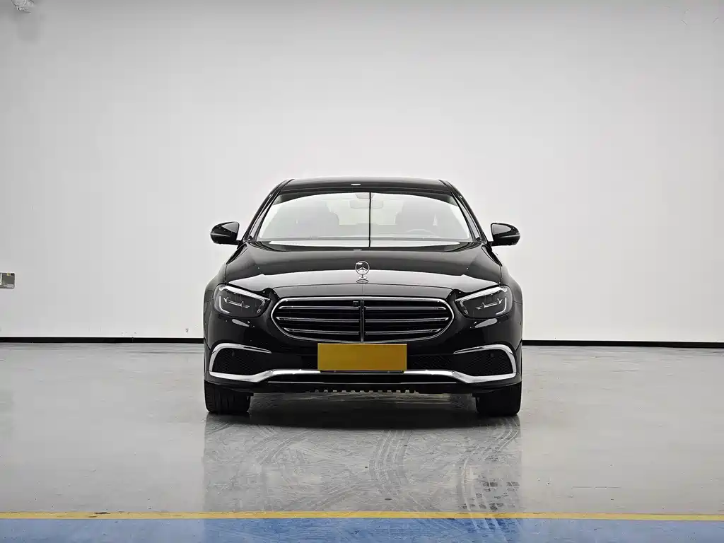 Mercedes-Benz E-Class 2023 — фото 2