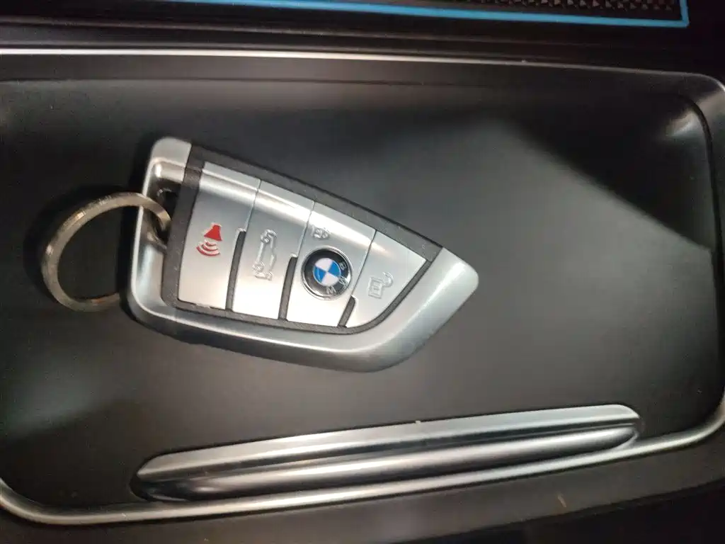 BMW 3 Series 2018 — фото 17