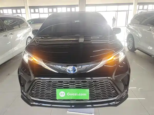 Toyota Granvia 2023