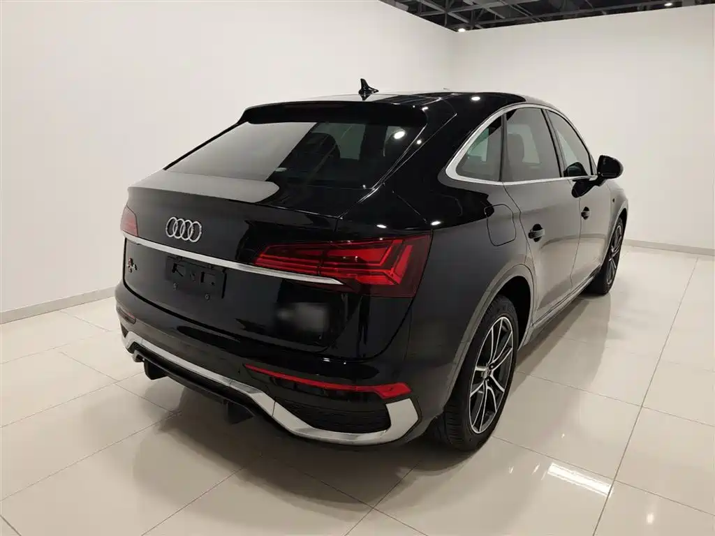 Audi Q5L Sportback 2022 — фото 7