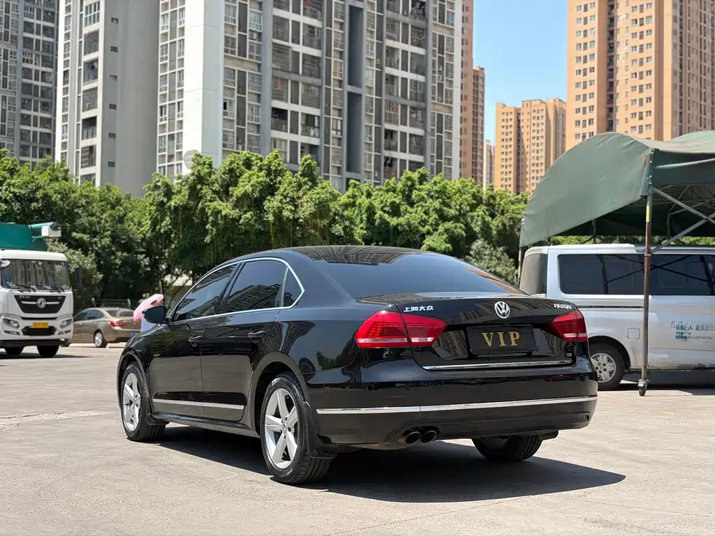 Volkswagen Passat 2015 — фото 11