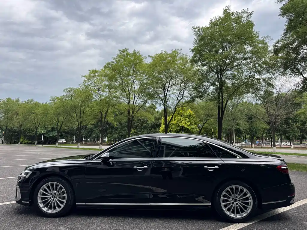 Audi A8 2023