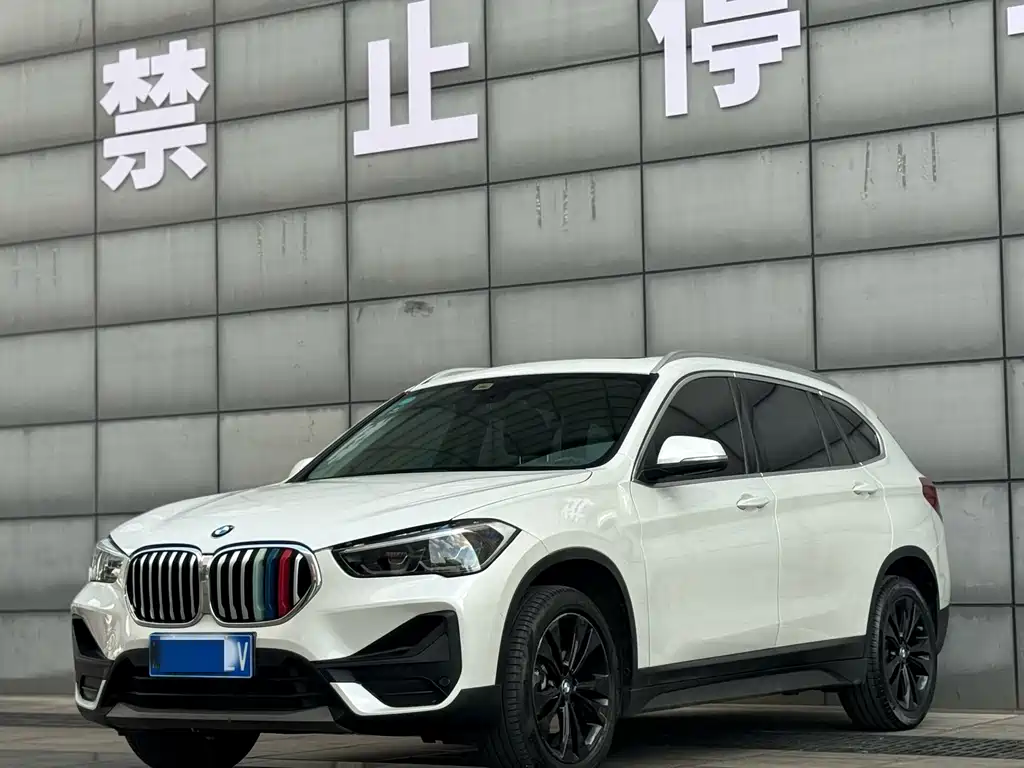 BMW X1 2020 — фото 1