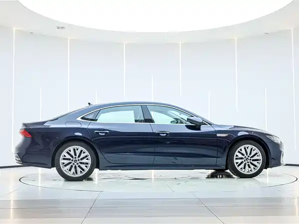Audi A7L 2024