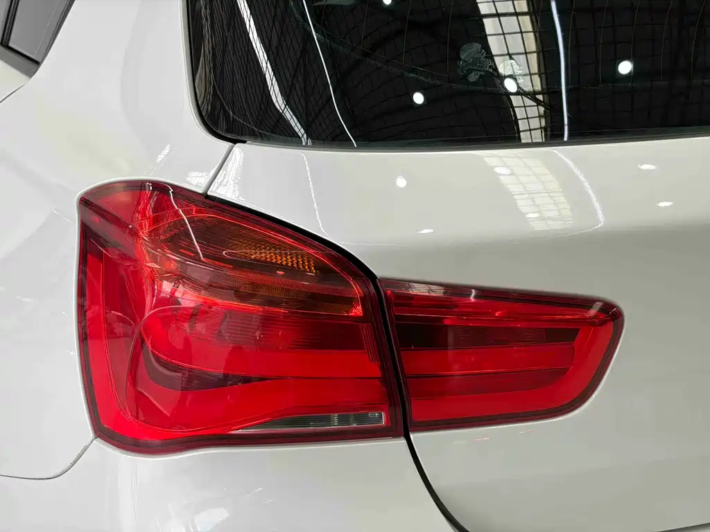BMW 1 Series 2015 — фото 11