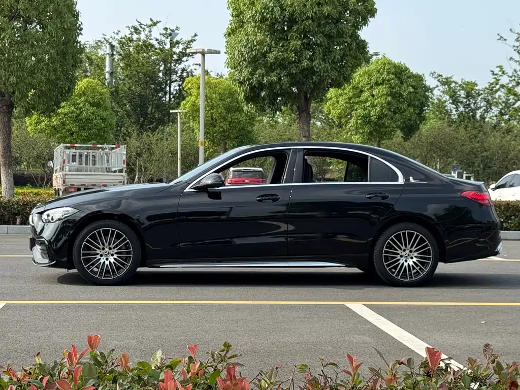 Mercedes-Benz C-Class 2023 — фото 4