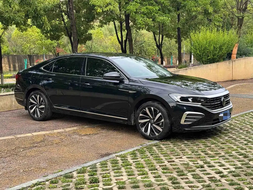 Volkswagen Passat 2024
