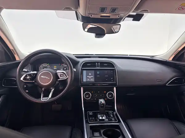 Jaguar XEL 2022