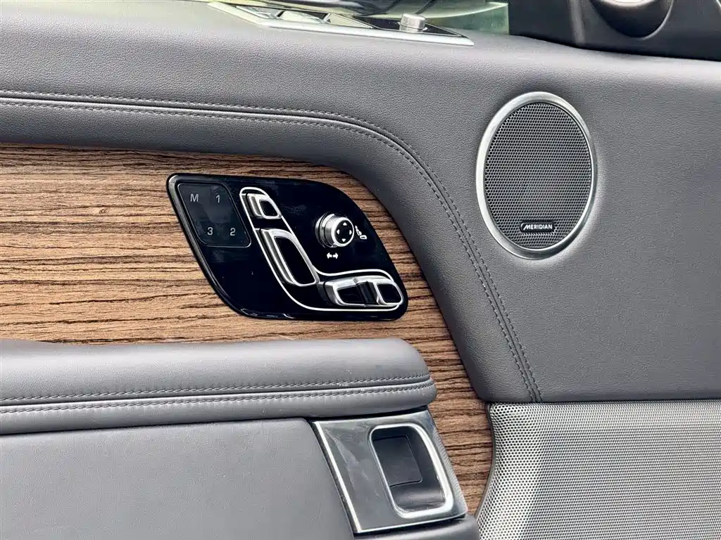 Land Rover Range Rover 2019 — фото 16