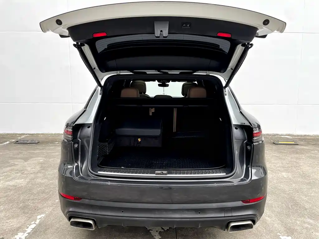 Porsche Cayenne Hybrid 2019 — фото 29