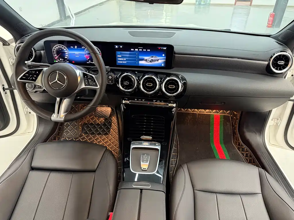 Mercedes-Benz A-Class 2023 — фото 10