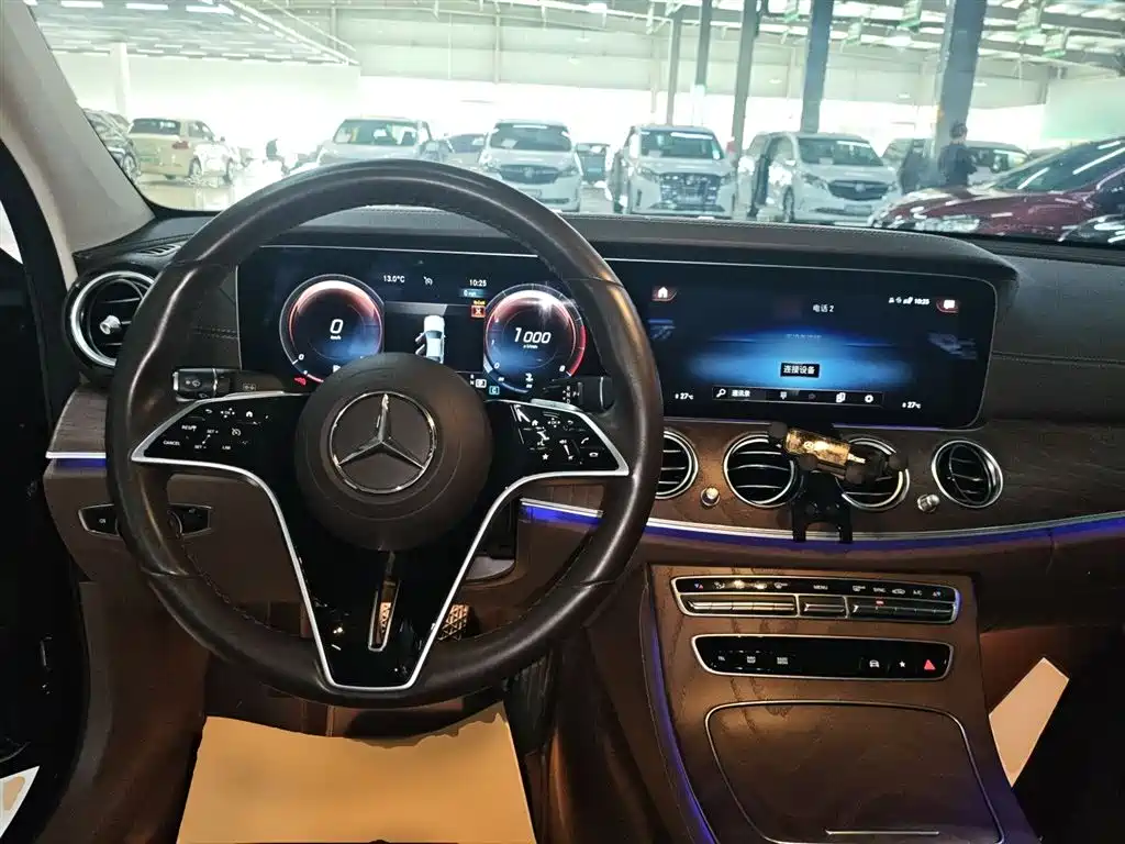 Mercedes-Benz E-Class 2023 — фото 10