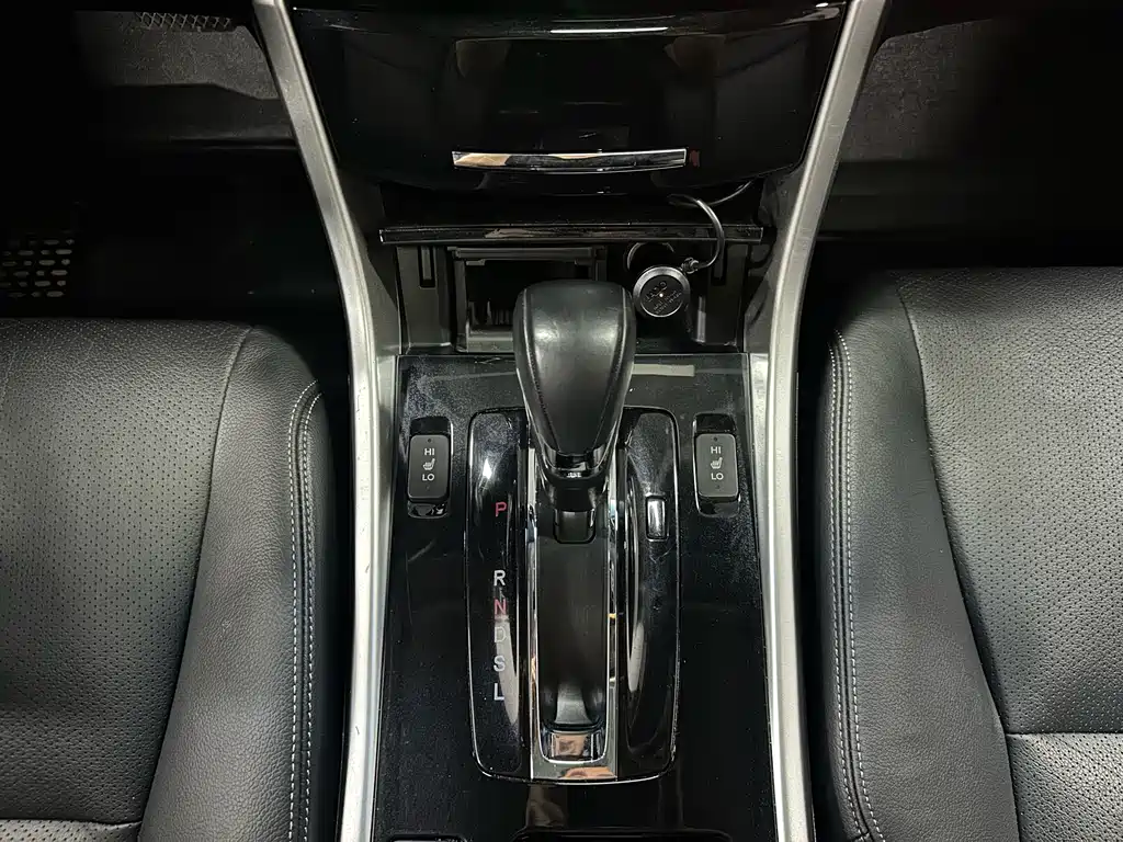 Honda Accord 2018 — фото 16