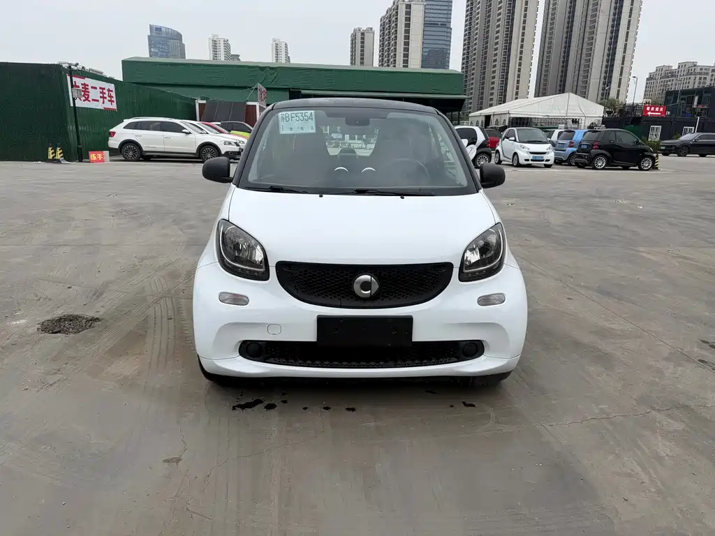 smart Fortwo 2015 — фото 1