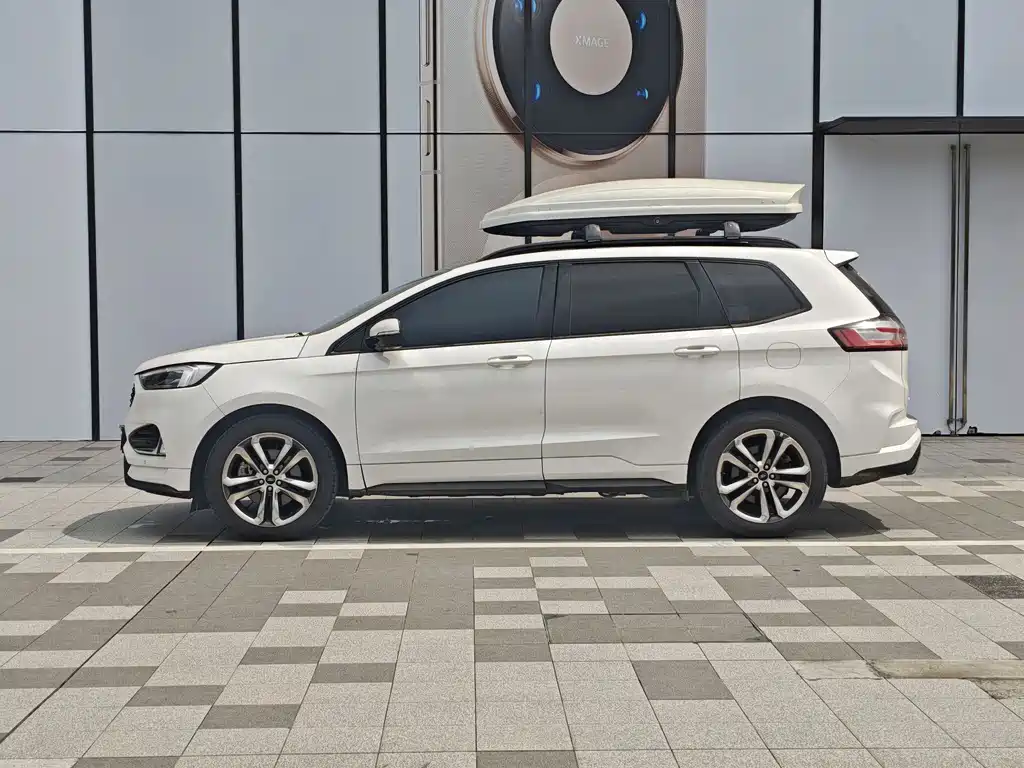 Ford Edge 2019 — фото 10