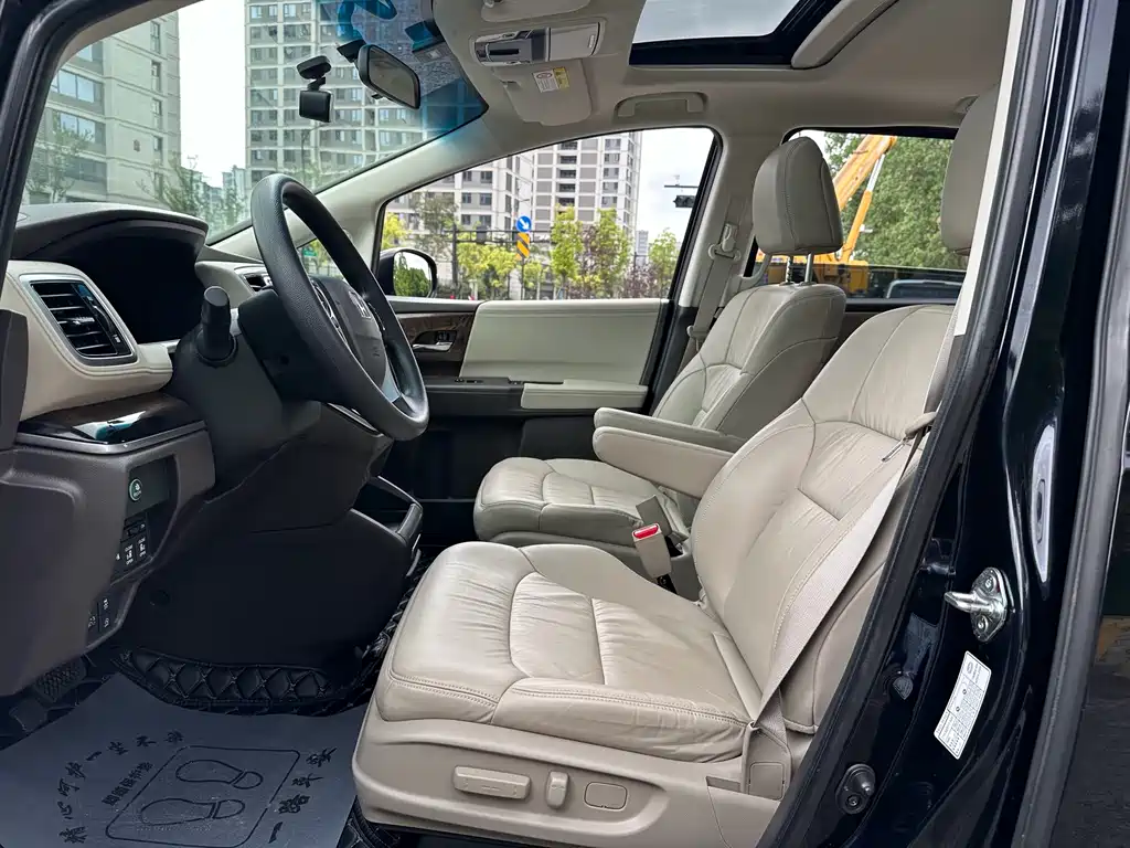 Honda Odyssey 2018 — фото 8