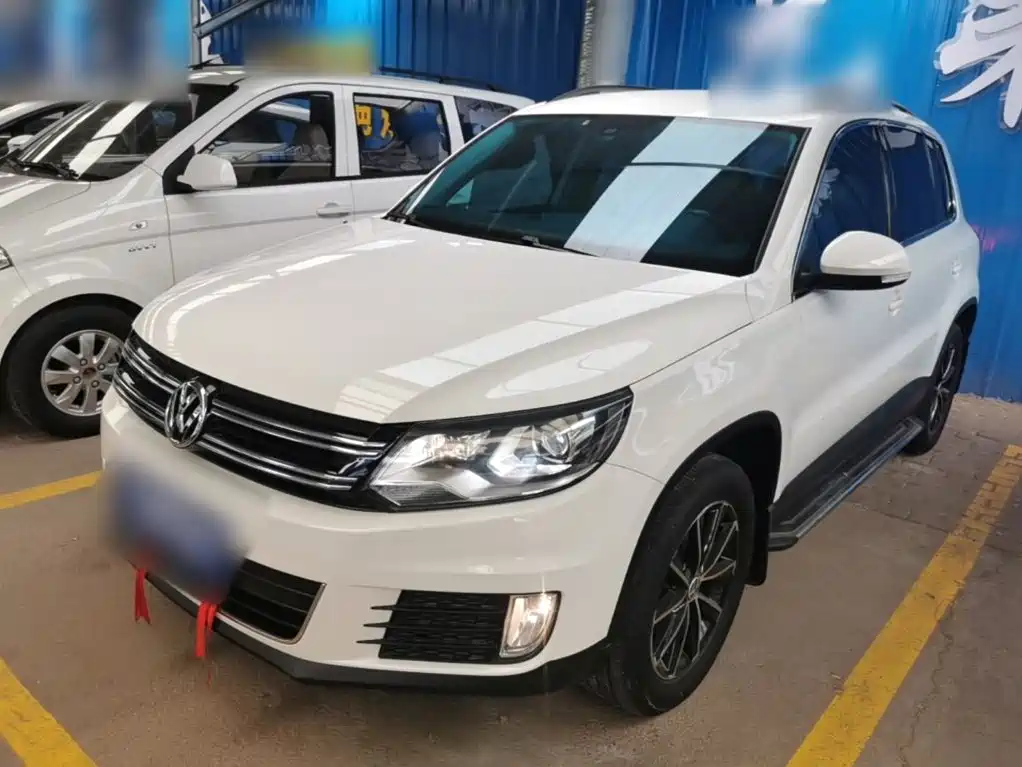 Volkswagen Tiguan 2015 — фото 1