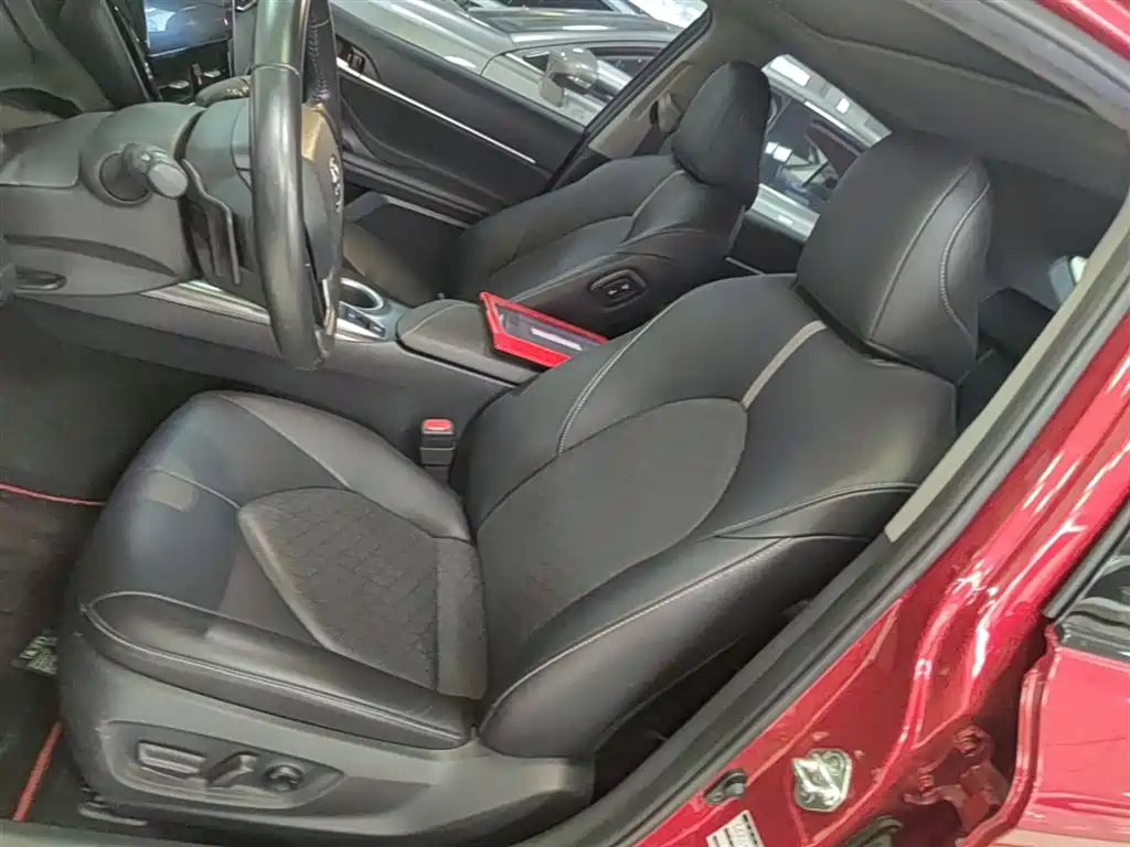Toyota Camry 2022 — фото 15