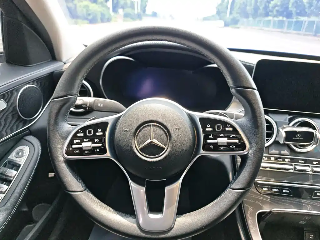 Mercedes-Benz C-Class 2019 — фото 11
