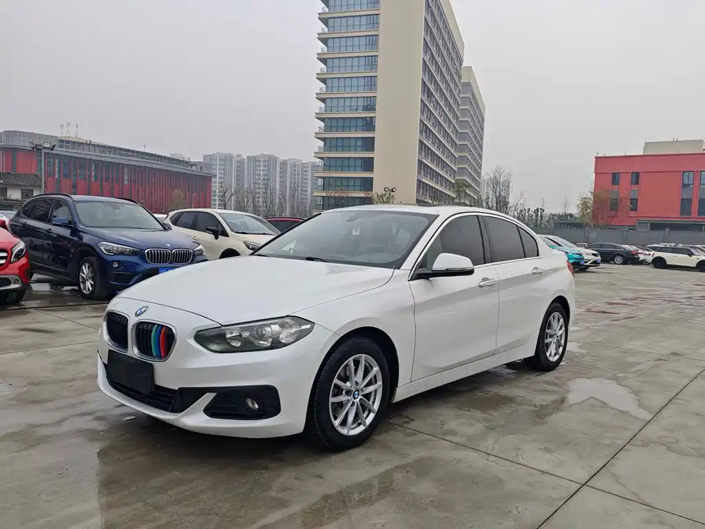 BMW 1 Series 2017 — фото 1