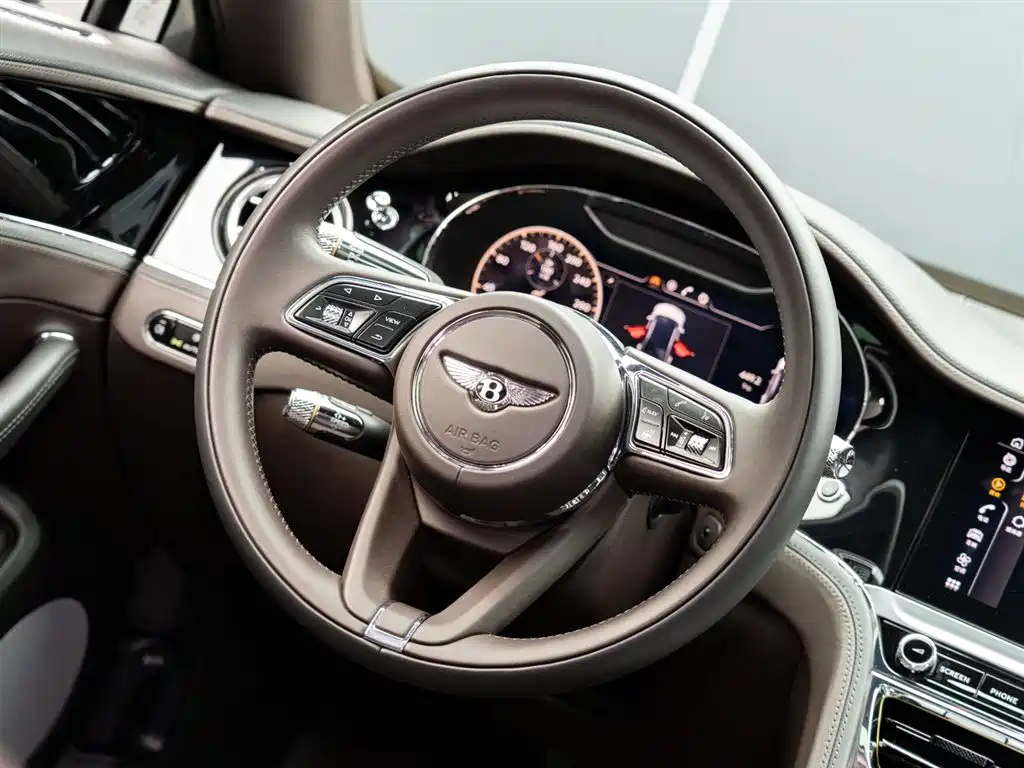 Bentley Flying Spur 2023 — фото 15